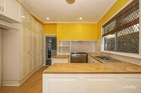 Property photo of 6 Amherst Road Swan View WA 6056