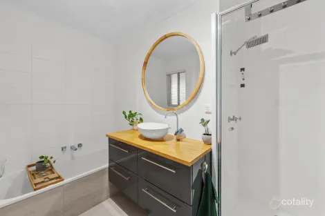 Property photo of 1/8 Telopea Street Labrador QLD 4215