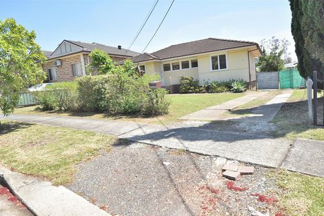 Property photo of 9 Van Dieman Crescent Fairfield West NSW 2165