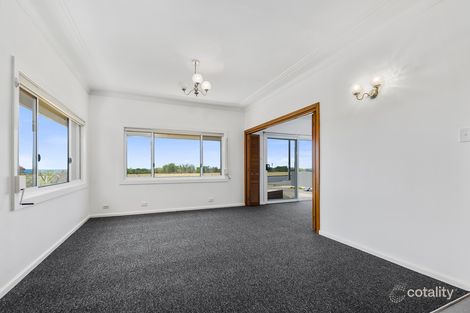 Property photo of 28 Beach Drive Woonona NSW 2517