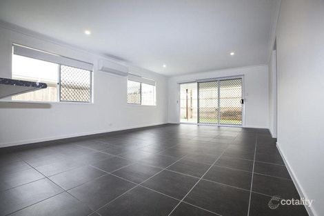 Property photo of 6 Honeyeater Lane Deebing Heights QLD 4306