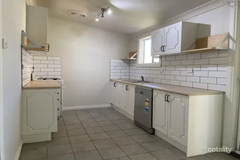 Property photo of 94 Railway Street Turvey Park NSW 2650