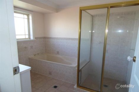 Property photo of 8 Thomas Tom Crescent Parkes NSW 2870