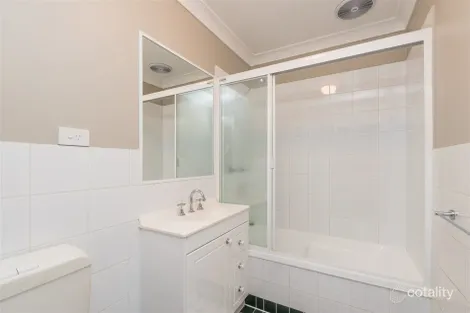 Property photo of 4/72 Earl Street Greenslopes QLD 4120