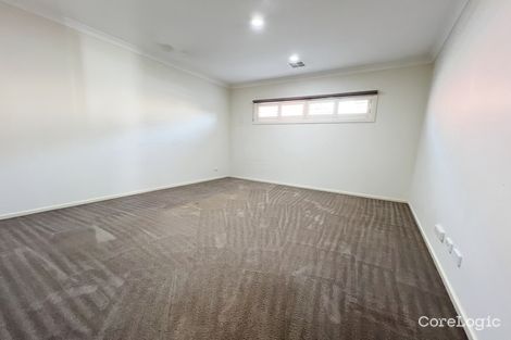 Property photo of 39 Heatherbell Avenue Point Cook VIC 3030