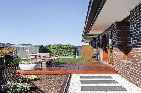 Property photo of 55 Wallaroo Way Doreen VIC 3754