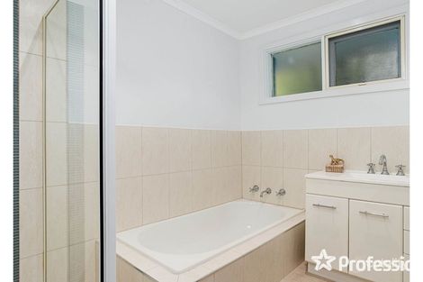 Property photo of 2/26 Lusher Road Croydon VIC 3136