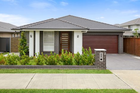 8 Neville St, Oran Park, NSW 2570
