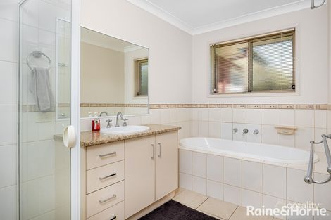 Property photo of 20 Quandong Place Forest Hill NSW 2651