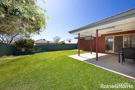 Property photo of 20 Quandong Place Forest Hill NSW 2651