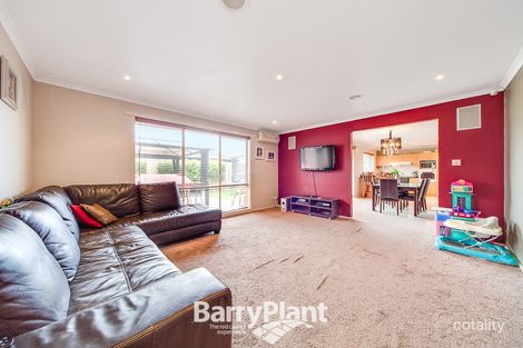 Property photo of 3 Fiander Close Cranbourne East VIC 3977