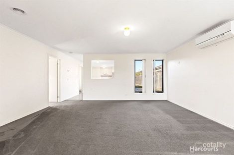 Property photo of 8 Olivia Court Pakenham VIC 3810