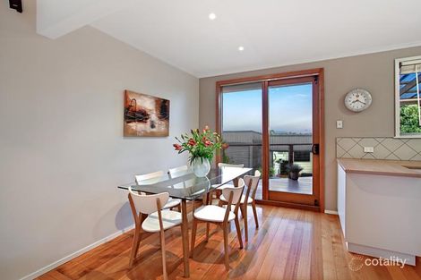 Property photo of 32 Frensham Road Watsonia VIC 3087