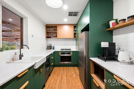 16 Angorra Rd, Mount Nasura, WA 6112