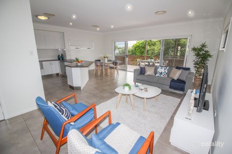 Property photo of 77 Drayton Terrace Wynnum QLD 4178