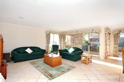 Property photo of 2 Osterley Close Caroline Springs VIC 3023