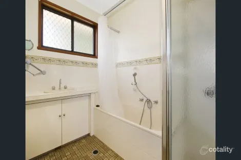 Property photo of 2/396E Ross Circuit Lavington NSW 2641