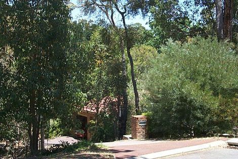 23 Enid Rd, Kalamunda, WA 6076