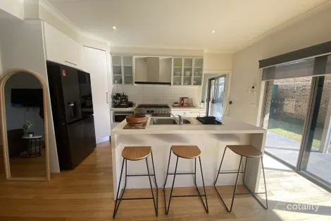 Property photo of 2/16 Young Street Epping VIC 3076