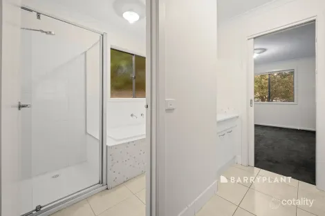 Property photo of 17 Park View Road Drouin VIC 3818