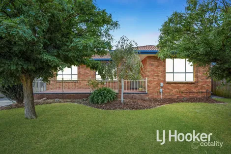 Property photo of 29 Sarno Court Cranbourne VIC 3977