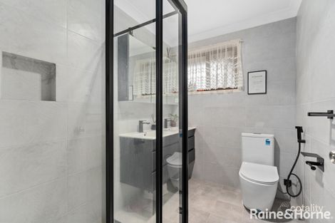 Property photo of 39 Fuchsia Crescent Macquarie Fields NSW 2564