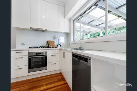 Property photo of 10 Caroline Crescent Blackburn North VIC 3130