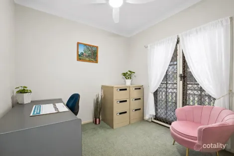 Property photo of 21 Beamont Place Forest Lake QLD 4078