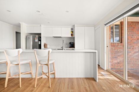 Property photo of 2 Esmond Avenue Jerrabomberra NSW 2619