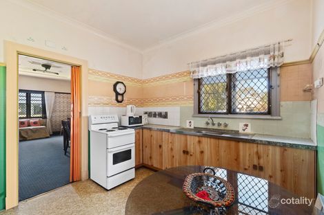 Property photo of 19 Curzon Street Mount Lofty QLD 4350