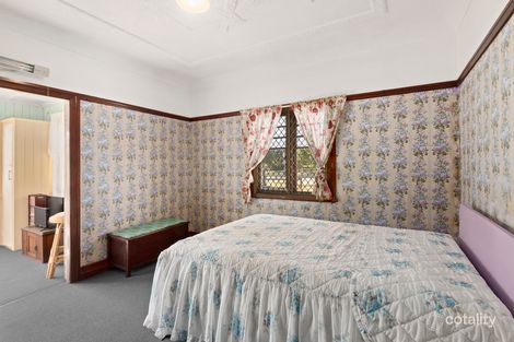 Property photo of 19 Curzon Street Mount Lofty QLD 4350