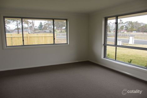 Property photo of 5 Claret Ash Drive Guyra NSW 2365
