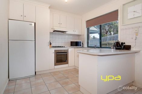 Property photo of 2/32 Chris Court Hillside VIC 3037