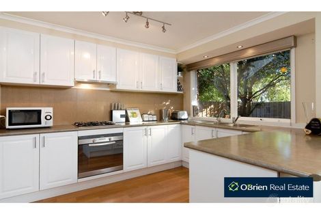 Property photo of 7 Kara Walk Cranbourne VIC 3977