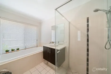 Property photo of 6 Creswick Close Manly West QLD 4179