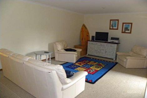 Property photo of 17 Iandra Road Surfside NSW 2536