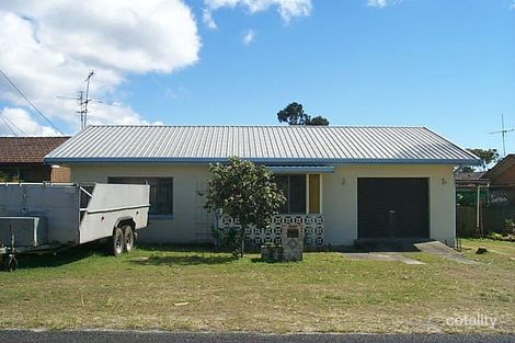 19 Loxton Ave, Iluka, NSW 2466