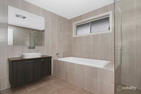 9 Crossley Ave, Carnes Hill, NSW 2171