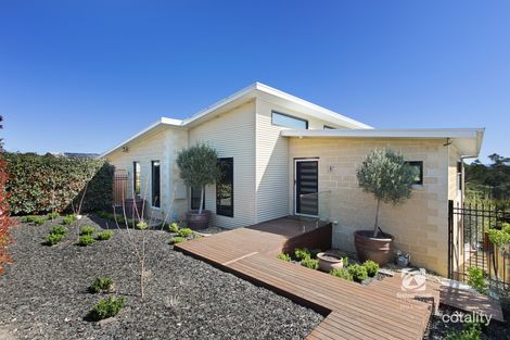 Property photo of 35 Harnham Drive Bairnsdale VIC 3875