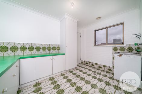 Property photo of 32 White Avenue Kooringal NSW 2650