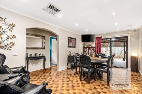 Property photo of 2 Madigan Crescent Mill Park VIC 3082