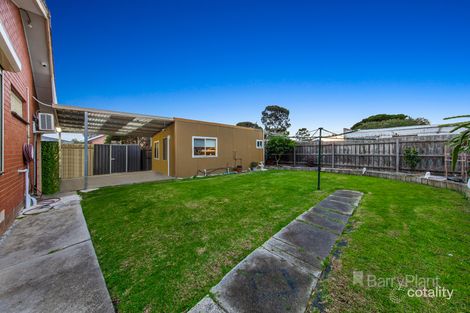 Property photo of 1 Maple Crescent St Albans VIC 3021
