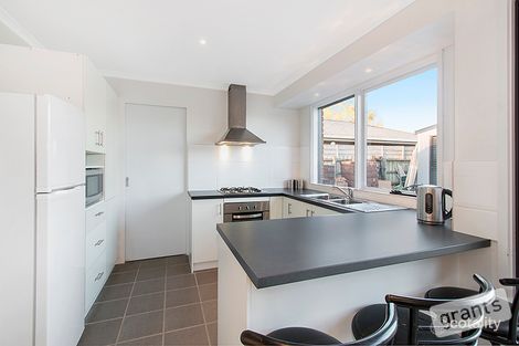 Property photo of 14 Willunga Court Berwick VIC 3806