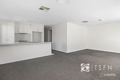 Property photo of 2/6A Barnett Drive Kangaroo Flat VIC 3555