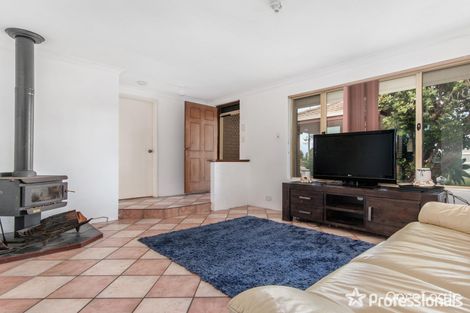 Property photo of 31 Oakwood Crescent Waikiki WA 6169