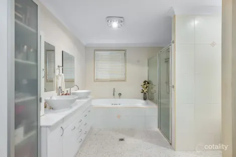 Property photo of 4 Endgate Glen Werrington Downs NSW 2747