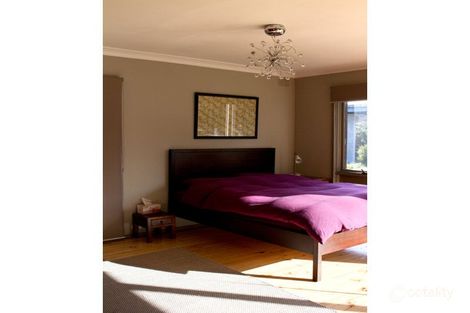 Property photo of 1 Mura Close Greensborough VIC 3088