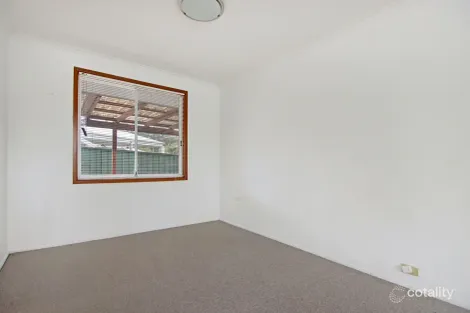 Property photo of 2 Carvie Close Shellharbour NSW 2529