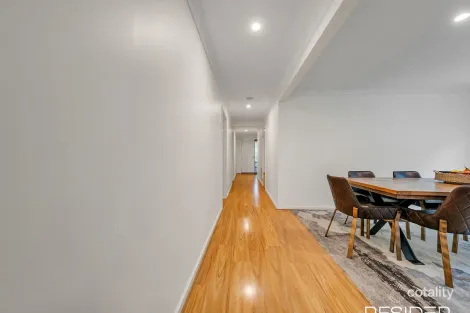 Property photo of 50 Aylesbury Boulevard Doreen VIC 3754