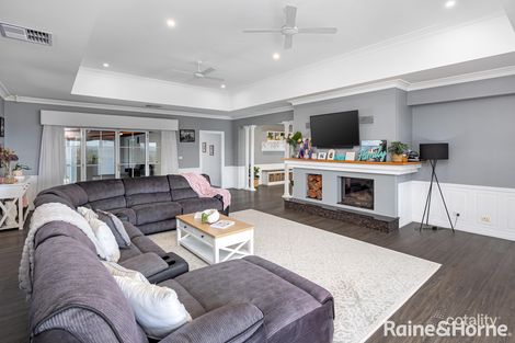Property photo of 3 Gordon Close Kooringal NSW 2650
